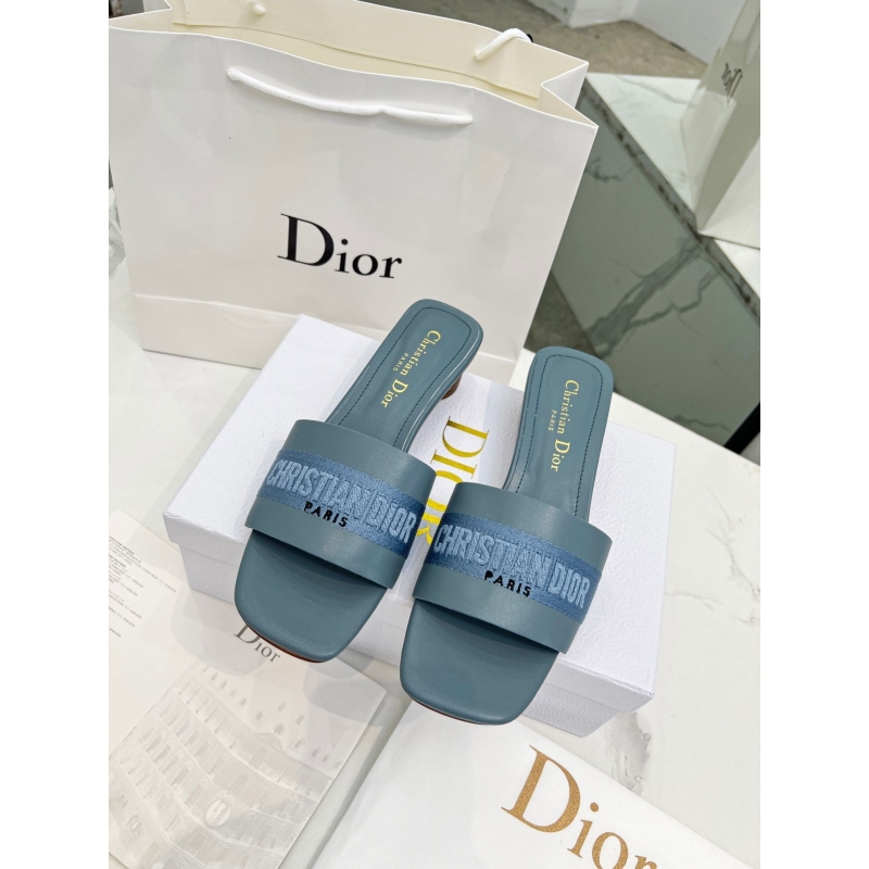 ch**an D*or slippers